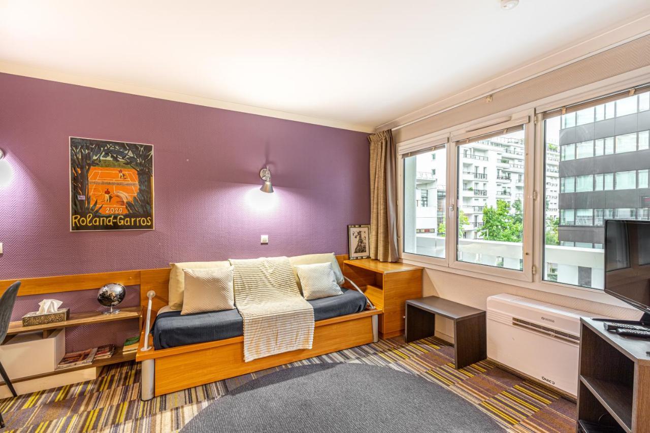 Paris Expo Apart Hotel - Porte De Versailles - 2R & Parking อิซซีเลมูลิโนต์ ภายนอก รูปภาพ